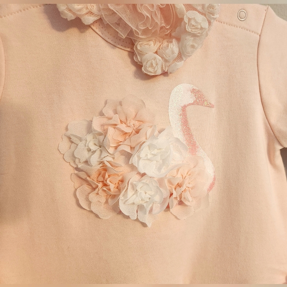 6m Swan Outfit